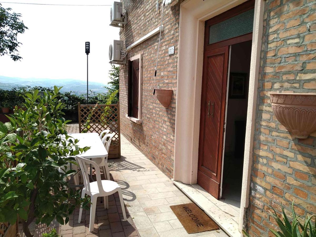Agriturismo Ca' Isotta Castello di Serravalle Eksteriør billede