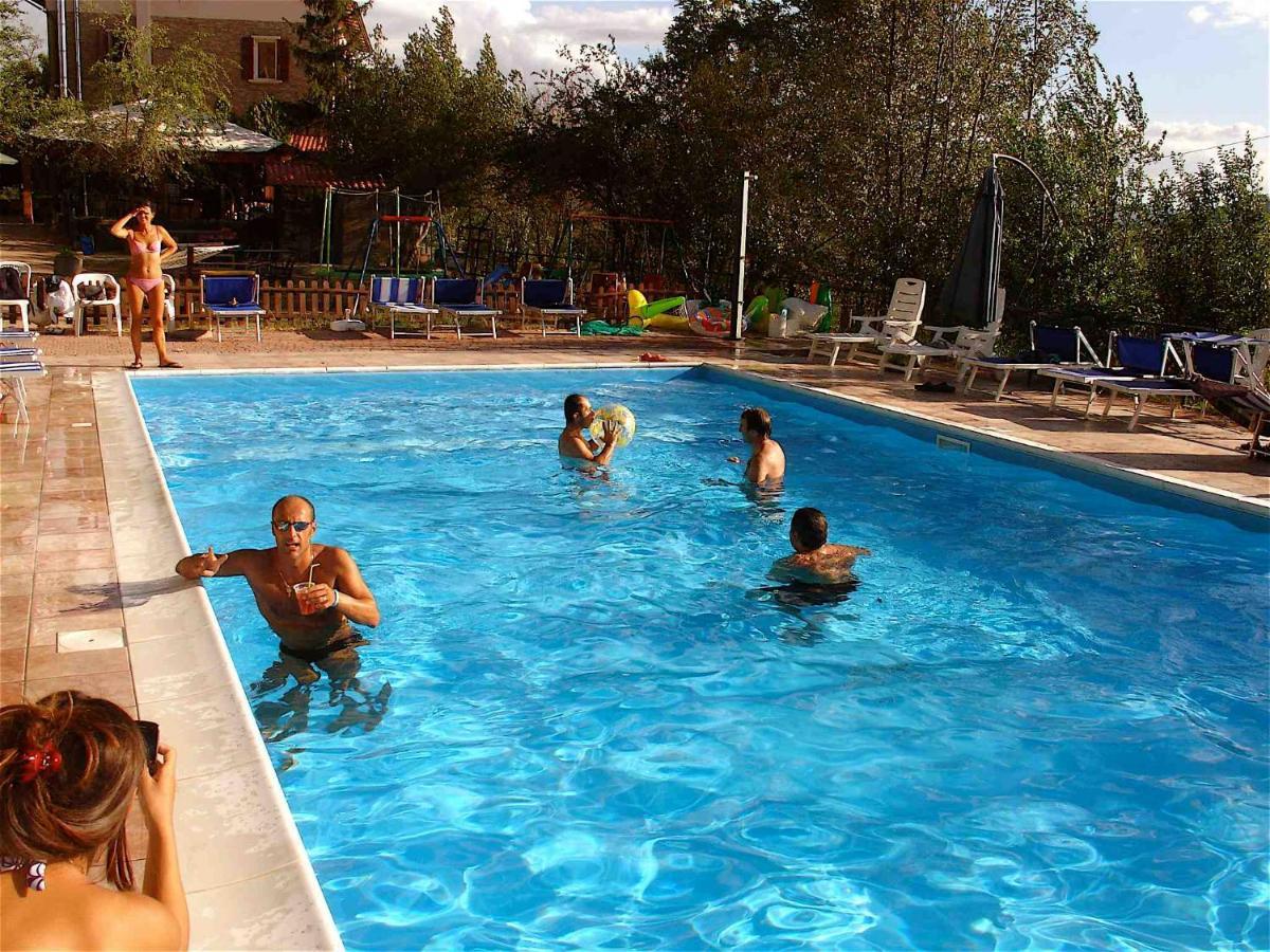 Agriturismo Ca' Isotta Castello di Serravalle Eksteriør billede