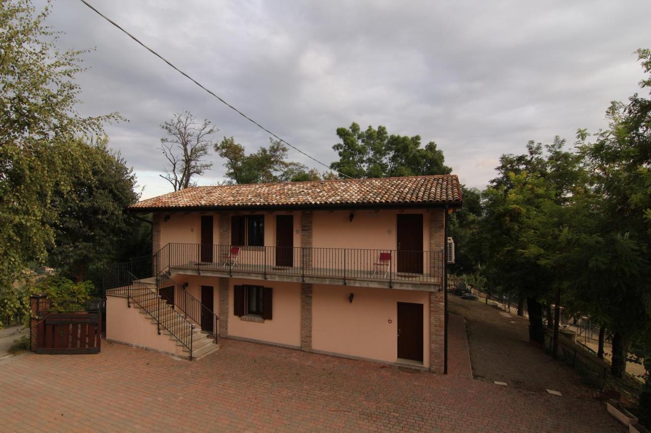 Agriturismo Ca' Isotta Castello di Serravalle Eksteriør billede
